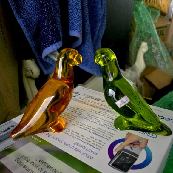 Other - Parrots French Crystal